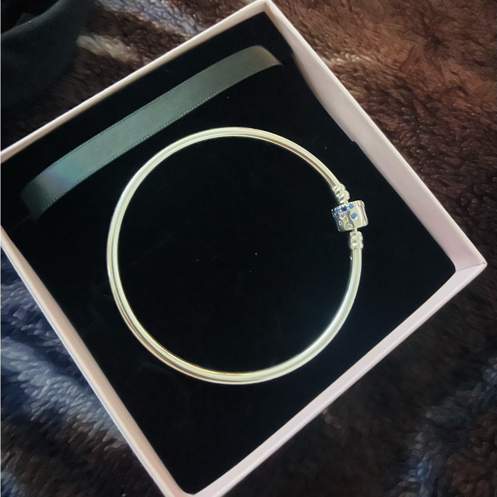 Elegant Silver Bracelet with Blue Accent